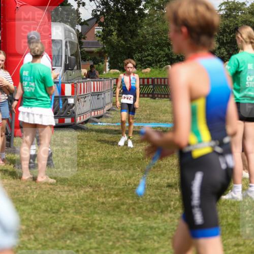 21.06.2026 - 29. Vierlanden-Triathlon Andreas Tolksdorf http://msf.ph/oto/9917829 21.06.2026 15:15:55 Ziel 1274, 1339, 1347 meine-sportfotos.de