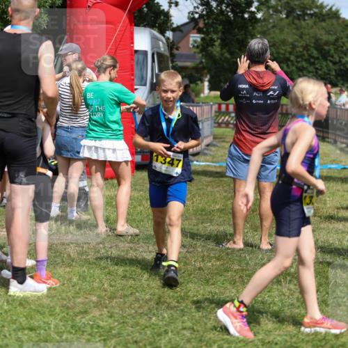 21.06.2026 - 29. Vierlanden-Triathlon Andreas Tolksdorf http://msf.ph/oto/9917841 21.06.2026 15:16:12 Ziel 247 meine-sportfotos.de