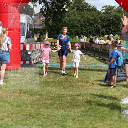 21.06.2026 - 29. Vierlanden-Triathlon Andreas Tolksdorf http://msf.ph/oto/9917846 21.06.2026 15:16:23 Ziel 247 meine-sportfotos.de