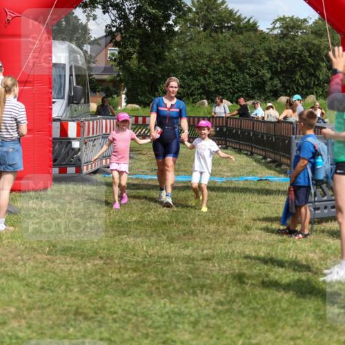 21.06.2026 - 29. Vierlanden-Triathlon Andreas Tolksdorf http://msf.ph/oto/9917848 21.06.2026 15:16:23 Ziel 247 meine-sportfotos.de