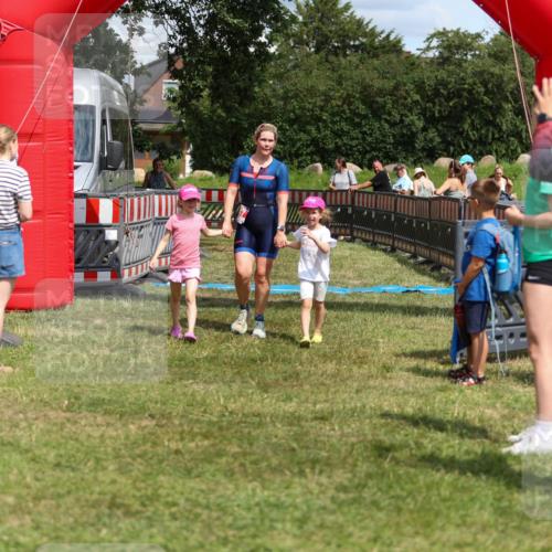 21.06.2026 - 29. Vierlanden-Triathlon Andreas Tolksdorf http://msf.ph/oto/9917853 21.06.2026 15:16:23 Ziel 247 meine-sportfotos.de