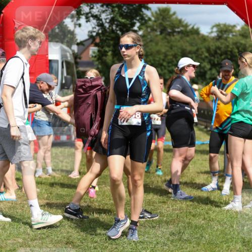 21.06.2026 - 29. Vierlanden-Triathlon Andreas Tolksdorf http://msf.ph/oto/9917940 21.06.2026 15:18:04 Ziel 1242, 1243, 1277, 1279 meine-sportfotos.de