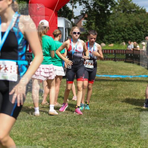 21.06.2026 - 29. Vierlanden-Triathlon Andreas Tolksdorf http://msf.ph/oto/9917942 21.06.2026 15:18:07 Ziel 1242, 1243, 1277, 1279 meine-sportfotos.de