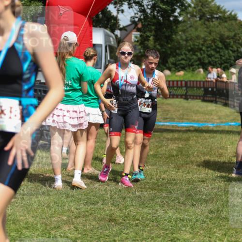 21.06.2026 - 29. Vierlanden-Triathlon Andreas Tolksdorf http://msf.ph/oto/9917944 21.06.2026 15:18:07 Ziel 1242, 1243, 1277, 1279 meine-sportfotos.de