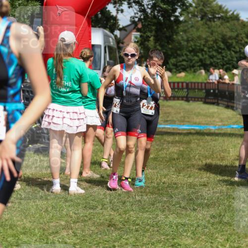 21.06.2026 - 29. Vierlanden-Triathlon Andreas Tolksdorf http://msf.ph/oto/9917947 21.06.2026 15:18:07 Ziel 1242, 1243, 1277, 1279 meine-sportfotos.de