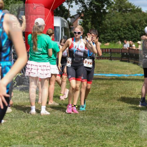 21.06.2026 - 29. Vierlanden-Triathlon Andreas Tolksdorf http://msf.ph/oto/9917948 21.06.2026 15:18:07 Ziel 1242, 1243, 1277, 1279 meine-sportfotos.de