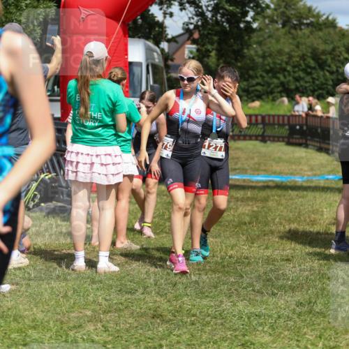 21.06.2026 - 29. Vierlanden-Triathlon Andreas Tolksdorf http://msf.ph/oto/9917950 21.06.2026 15:18:07 Ziel 1242, 1243, 1277, 1279 meine-sportfotos.de