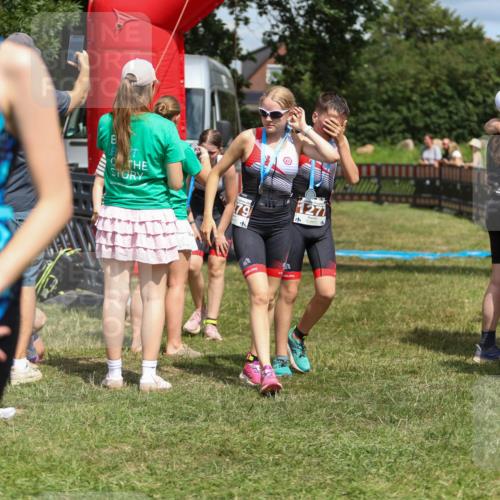 21.06.2026 - 29. Vierlanden-Triathlon Andreas Tolksdorf http://msf.ph/oto/9917951 21.06.2026 15:18:07 Ziel 1242, 1243, 1277, 1279 meine-sportfotos.de