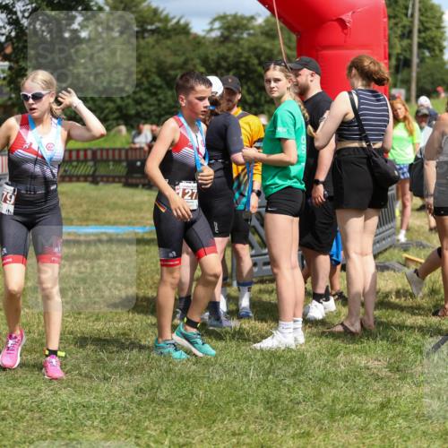 21.06.2026 - 29. Vierlanden-Triathlon Andreas Tolksdorf http://msf.ph/oto/9917955 21.06.2026 15:18:09 Ziel 1243, 1277, 1278 meine-sportfotos.de