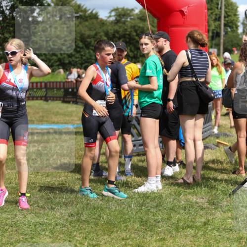 21.06.2026 - 29. Vierlanden-Triathlon Andreas Tolksdorf http://msf.ph/oto/9917956 21.06.2026 15:18:09 Ziel 1243, 1277, 1278 meine-sportfotos.de
