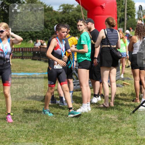21.06.2026 - 29. Vierlanden-Triathlon Andreas Tolksdorf http://msf.ph/oto/9917958 21.06.2026 15:18:09 Ziel 1243, 1277, 1278 meine-sportfotos.de