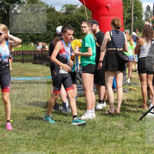21.06.2026 - 29. Vierlanden-Triathlon Andreas Tolksdorf http://msf.ph/oto/9917959 21.06.2026 15:18:09 Ziel 1243, 1277, 1278 meine-sportfotos.de