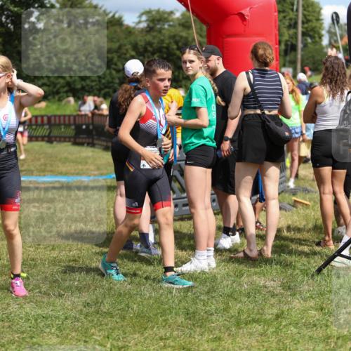 21.06.2026 - 29. Vierlanden-Triathlon Andreas Tolksdorf http://msf.ph/oto/9917960 21.06.2026 15:18:09 Ziel 1243, 1277, 1278 meine-sportfotos.de