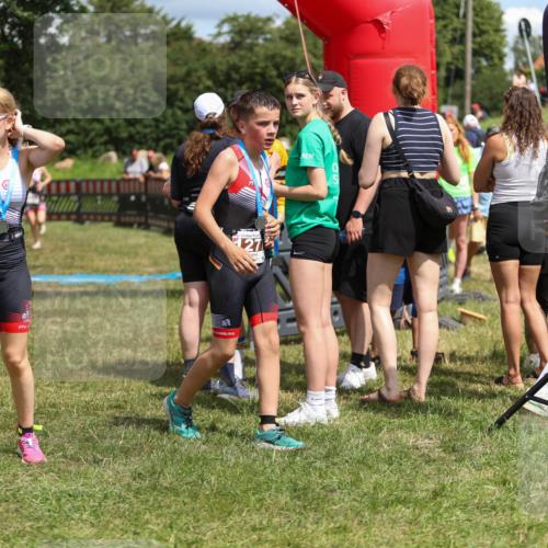 21.06.2026 - 29. Vierlanden-Triathlon Andreas Tolksdorf http://msf.ph/oto/9917961 21.06.2026 15:18:09 Ziel 1243, 1277, 1278 meine-sportfotos.de