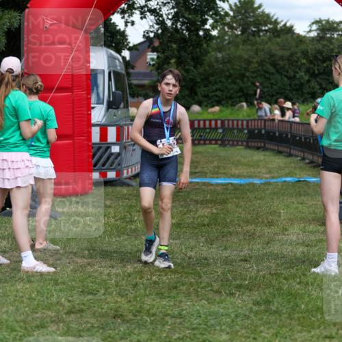 21.06.2026 - 29. Vierlanden-Triathlon Andreas Tolksdorf http://msf.ph/oto/9918002 21.06.2026 15:19:13 Ziel 1237, 1270, 1292 meine-sportfotos.de