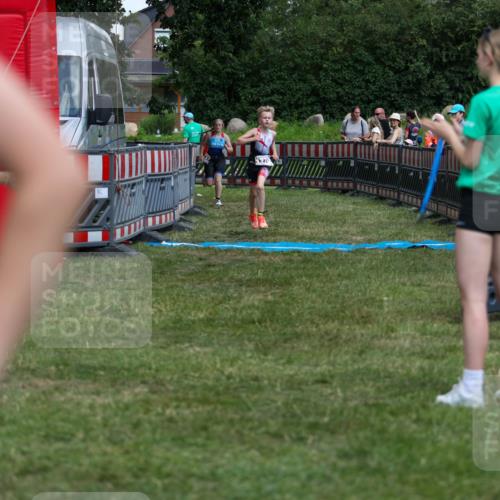 21.06.2026 - 29. Vierlanden-Triathlon Andreas Tolksdorf http://msf.ph/oto/9918015 21.06.2026 15:19:19 Ziel 1237, 1270 meine-sportfotos.de