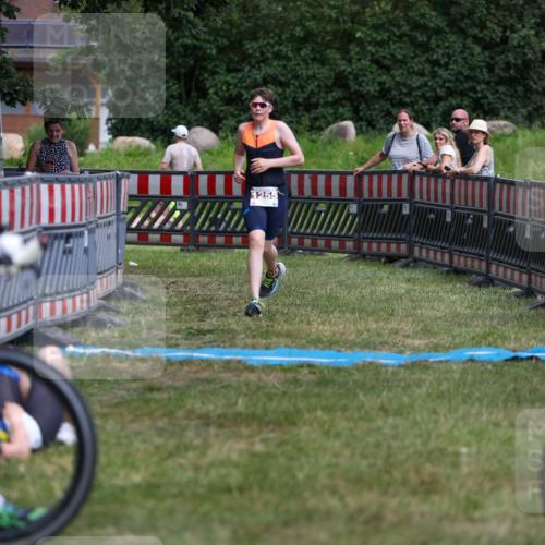 21.06.2026 - 29. Vierlanden-Triathlon Andreas Tolksdorf http://msf.ph/oto/9918030 21.06.2026 15:19:43 Ziel 1255 meine-sportfotos.de