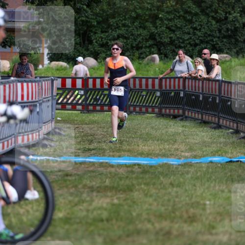 21.06.2026 - 29. Vierlanden-Triathlon Andreas Tolksdorf http://msf.ph/oto/9918031 21.06.2026 15:19:43 Ziel 1255 meine-sportfotos.de