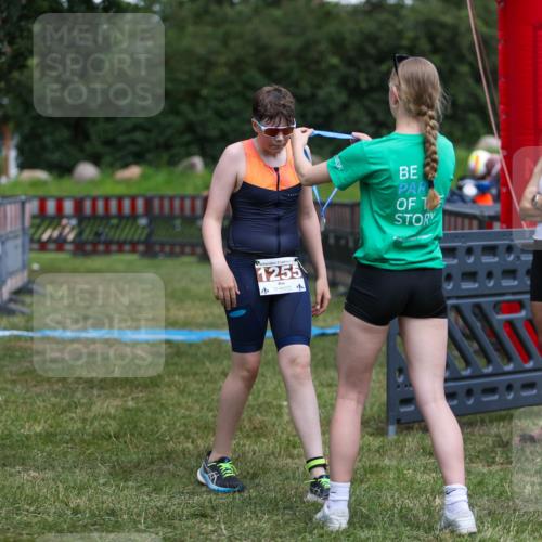 21.06.2026 - 29. Vierlanden-Triathlon Andreas Tolksdorf http://msf.ph/oto/9918036 21.06.2026 15:19:49 Ziel 1255 meine-sportfotos.de