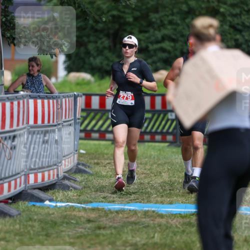 21.06.2026 - 29. Vierlanden-Triathlon Andreas Tolksdorf http://msf.ph/oto/9918055 21.06.2026 15:22:19 Ziel 105, 279 meine-sportfotos.de
