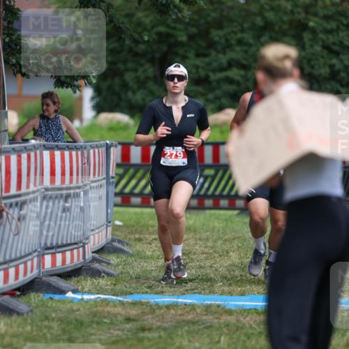 21.06.2026 - 29. Vierlanden-Triathlon Andreas Tolksdorf http://msf.ph/oto/9918060 21.06.2026 15:22:19 Ziel 105, 279 meine-sportfotos.de
