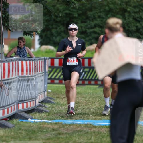 21.06.2026 - 29. Vierlanden-Triathlon Andreas Tolksdorf http://msf.ph/oto/9918061 21.06.2026 15:22:19 Ziel 105, 279 meine-sportfotos.de