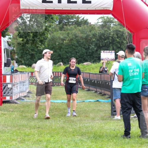 21.06.2026 - 29. Vierlanden-Triathlon Andreas Tolksdorf http://msf.ph/oto/9918071 21.06.2026 11:46:43 Ziel 560, 567 meine-sportfotos.de