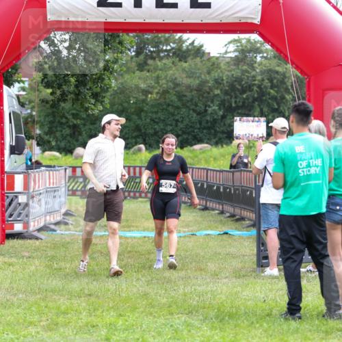 21.06.2026 - 29. Vierlanden-Triathlon Andreas Tolksdorf http://msf.ph/oto/9918072 21.06.2026 11:46:43 Ziel 560, 567 meine-sportfotos.de