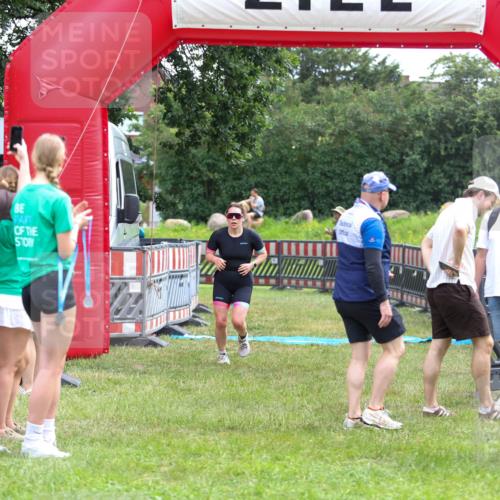 21.06.2026 - 29. Vierlanden-Triathlon Andreas Tolksdorf http://msf.ph/oto/9918077 21.06.2026 11:46:50 Ziel 560 meine-sportfotos.de