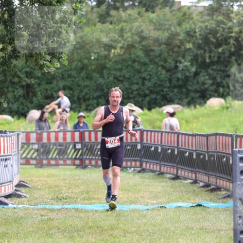 21.06.2026 - 29. Vierlanden-Triathlon Andreas Tolksdorf http://msf.ph/oto/9918122 21.06.2026 11:47:53 Ziel 204 meine-sportfotos.de
