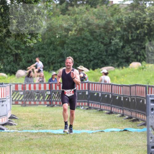 21.06.2026 - 29. Vierlanden-Triathlon Andreas Tolksdorf http://msf.ph/oto/9918126 21.06.2026 11:47:53 Ziel 204 meine-sportfotos.de