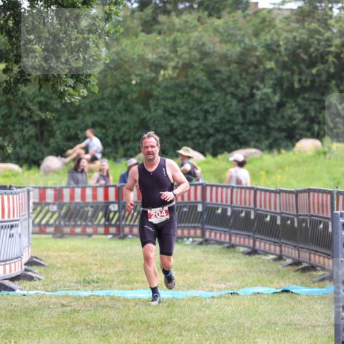 21.06.2026 - 29. Vierlanden-Triathlon Andreas Tolksdorf http://msf.ph/oto/9918128 21.06.2026 11:47:53 Ziel 204 meine-sportfotos.de