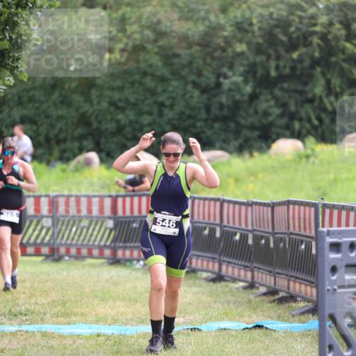 21.06.2026 - 29. Vierlanden-Triathlon Andreas Tolksdorf http://msf.ph/oto/9918137 21.06.2026 11:48:25 Ziel 546, 565 meine-sportfotos.de