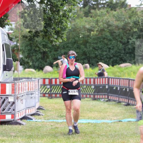 21.06.2026 - 29. Vierlanden-Triathlon Andreas Tolksdorf http://msf.ph/oto/9918154 21.06.2026 11:48:30 Ziel 565 meine-sportfotos.de