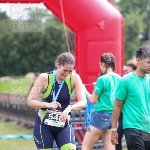 21.06.2026 - 29. Vierlanden-Triathlon Andreas Tolksdorf http://msf.ph/oto/9918160 21.06.2026 11:48:33 Ziel 565 meine-sportfotos.de