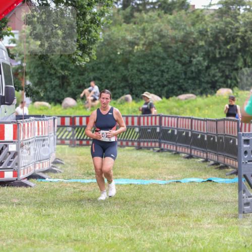 21.06.2026 - 29. Vierlanden-Triathlon Andreas Tolksdorf http://msf.ph/oto/9918161 21.06.2026 11:49:02 Ziel 586 meine-sportfotos.de