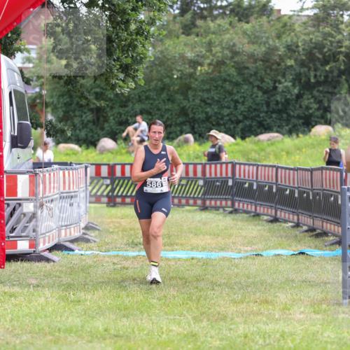 21.06.2026 - 29. Vierlanden-Triathlon Andreas Tolksdorf http://msf.ph/oto/9918163 21.06.2026 11:49:02 Ziel 586 meine-sportfotos.de