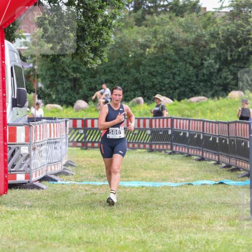 21.06.2026 - 29. Vierlanden-Triathlon Andreas Tolksdorf http://msf.ph/oto/9918164 21.06.2026 11:49:02 Ziel 586 meine-sportfotos.de