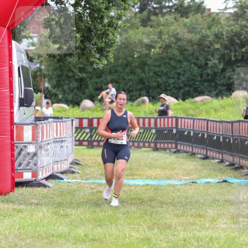 21.06.2026 - 29. Vierlanden-Triathlon Andreas Tolksdorf http://msf.ph/oto/9918166 21.06.2026 11:49:02 Ziel 586 meine-sportfotos.de