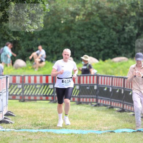 21.06.2026 - 29. Vierlanden-Triathlon Andreas Tolksdorf http://msf.ph/oto/9918176 21.06.2026 11:49:29 Ziel 580 meine-sportfotos.de