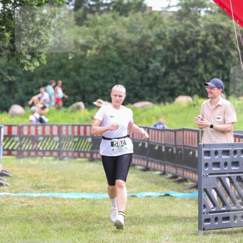 21.06.2026 - 29. Vierlanden-Triathlon Andreas Tolksdorf http://msf.ph/oto/9918182 21.06.2026 11:49:31 Ziel 580 meine-sportfotos.de