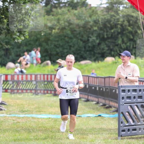 21.06.2026 - 29. Vierlanden-Triathlon Andreas Tolksdorf http://msf.ph/oto/9918185 21.06.2026 11:49:31 Ziel 580 meine-sportfotos.de