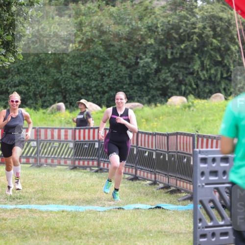 21.06.2026 - 29. Vierlanden-Triathlon Andreas Tolksdorf http://msf.ph/oto/9918191 21.06.2026 11:49:48 Ziel 527, 574 meine-sportfotos.de