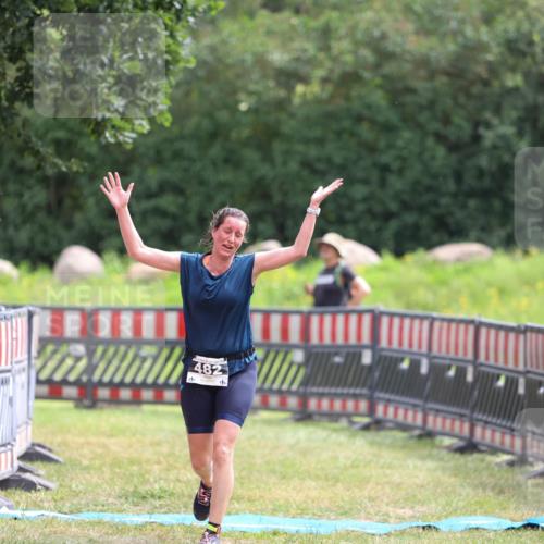 21.06.2026 - 29. Vierlanden-Triathlon Andreas Tolksdorf http://msf.ph/oto/9918211 21.06.2026 11:50:32 Ziel 482 meine-sportfotos.de