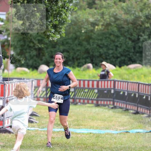 21.06.2026 - 29. Vierlanden-Triathlon Andreas Tolksdorf http://msf.ph/oto/9918221 21.06.2026 11:50:33 Ziel 482 meine-sportfotos.de