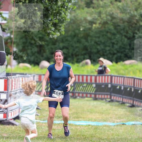 21.06.2026 - 29. Vierlanden-Triathlon Andreas Tolksdorf http://msf.ph/oto/9918223 21.06.2026 11:50:33 Ziel 482 meine-sportfotos.de