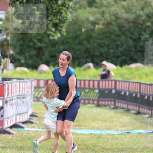 21.06.2026 - 29. Vierlanden-Triathlon Andreas Tolksdorf http://msf.ph/oto/9918227 21.06.2026 11:50:34 Ziel 482 meine-sportfotos.de