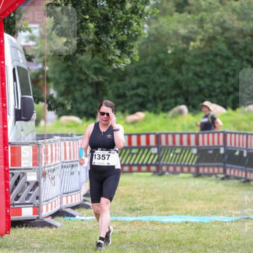 21.06.2026 - 29. Vierlanden-Triathlon Andreas Tolksdorf http://msf.ph/oto/9918236 21.06.2026 11:51:05 Ziel 505, 1357 meine-sportfotos.de