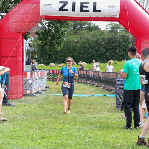 21.06.2026 - 29. Vierlanden-Triathlon Andreas Tolksdorf http://msf.ph/oto/9918320 21.06.2026 11:52:19 Ziel 302 meine-sportfotos.de