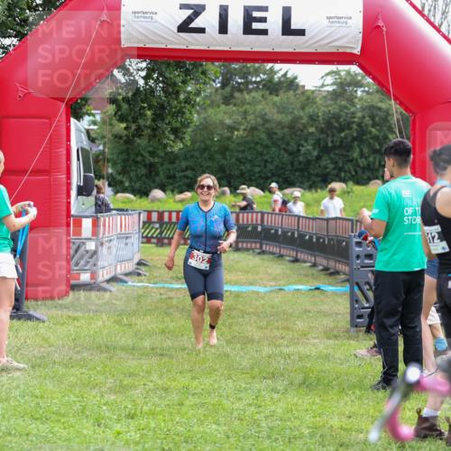 21.06.2026 - 29. Vierlanden-Triathlon Andreas Tolksdorf http://msf.ph/oto/9918324 21.06.2026 11:52:19 Ziel 302 meine-sportfotos.de